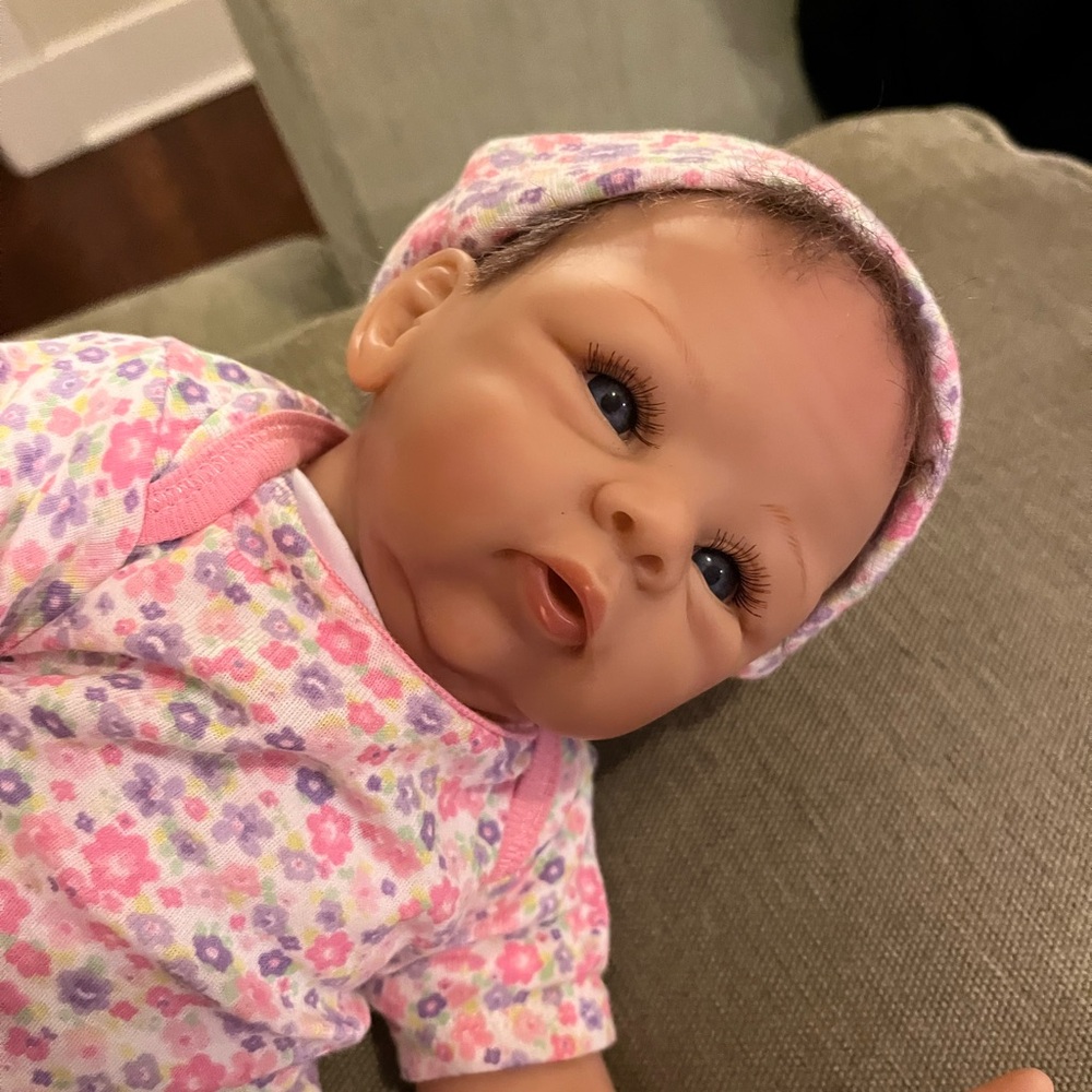 Lifelike silicon baby doll